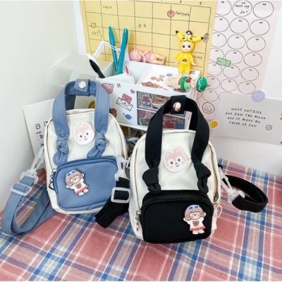 กระเป๋าเป๋ทูโทน สติกเกอณืน้องหมี+เด็กผู้หญิง มี 5 สี